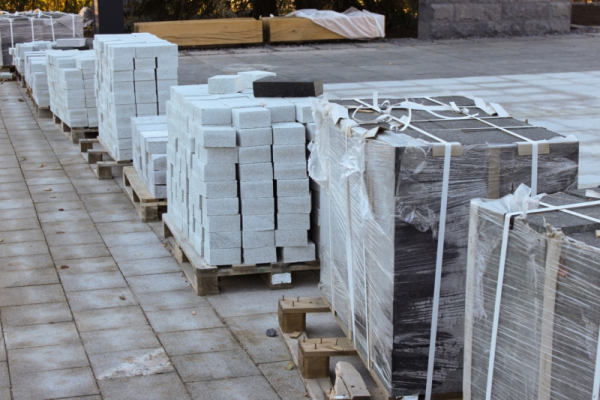 Сезонный разогрев: какие стройматериалы подорожают к майским праздникам, а какие подешевеют