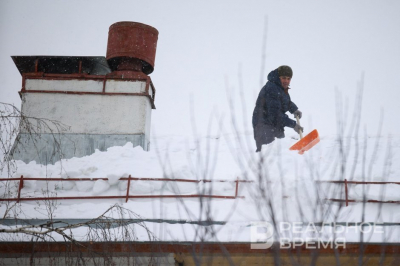 УК &laquo;Светлый&raquo; объяснила сход снега с крыши в Куюках большой загруженностью самой УК
