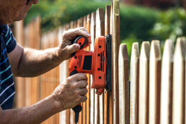 Дачникам объяснили, как сэкономить на строительном инструменте