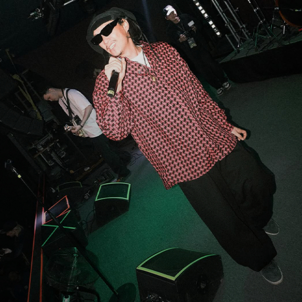 Лекция о Трампе, концерты NAZZARBECK и De Lacure, шоу «Тебе к психологу»