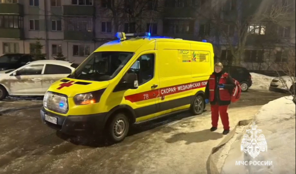 Женщину и парня спасли при пожаре в квартире на Фрунзе в Казани