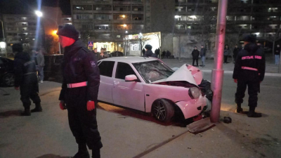 Гвардейцы помогли пострадавшим в ДТП в Актау