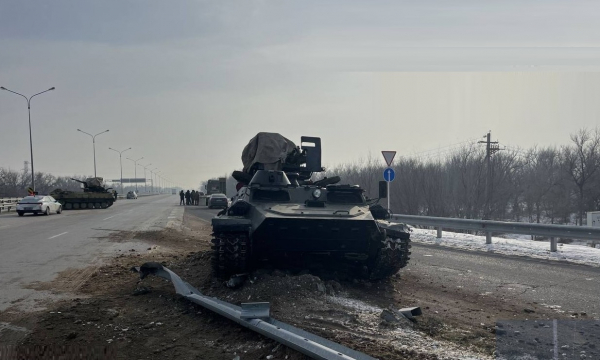 Военная техника опрокинулась на капчагайской трассе