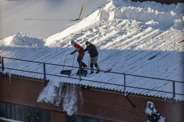 Эксперт предупредил о&nbsp;рисках для домов во&nbsp;время сильных снегопадов