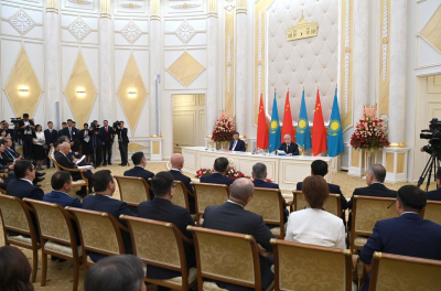 Казахстан и Китай намерены нарастить товарооборот в два раза