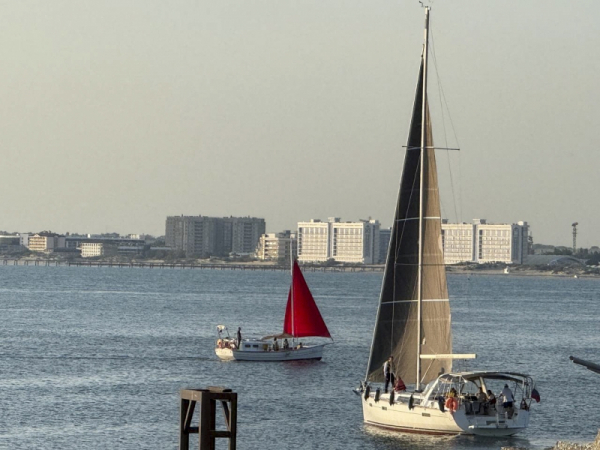 Когда мазут полностью исчезнет с пляжей Анапы: официальный ответ