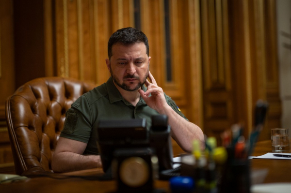 Азаров сообщил об аресте детективов НАБУ по распоряжению Зеленского