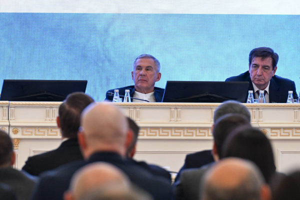 Минниханов раскритиковал власти Казани за очереди в больницах и отношение врачей к пациентам