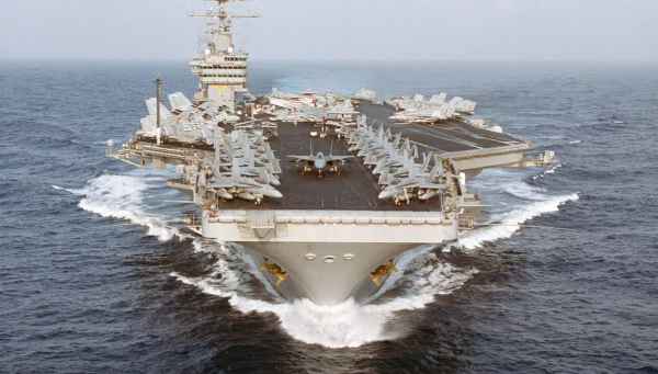 В Турции рыбаки сняли на видео ЧП на борту авианосца Abraham Lincoln