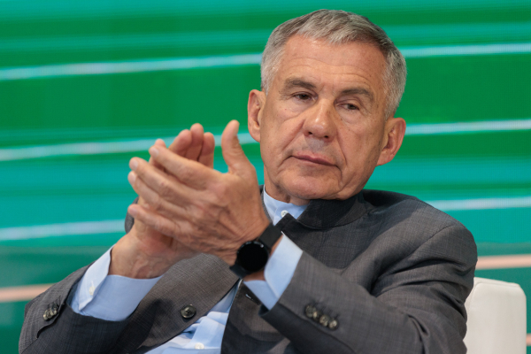 Минниханов попросил X5 Group увеличить долю татарстанских товаров в&nbsp;магазинах сети