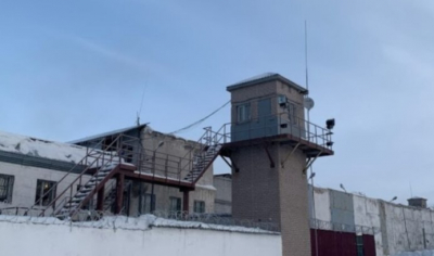 Гвардейцы предотвратили передачу 8 телефонов и 7 SIM-карт, спрятанных в швейных машинах