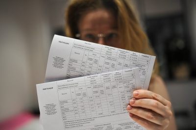 Кошелев объяснил, куда обращаться за исправлением даты оплаты ЖКУ