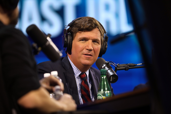 У Такера Карлсона украли грузовик со снюсом