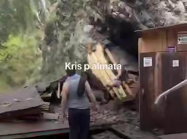 Ливень вызвал камнепад в Алма-Арасане (ВИДЕО)