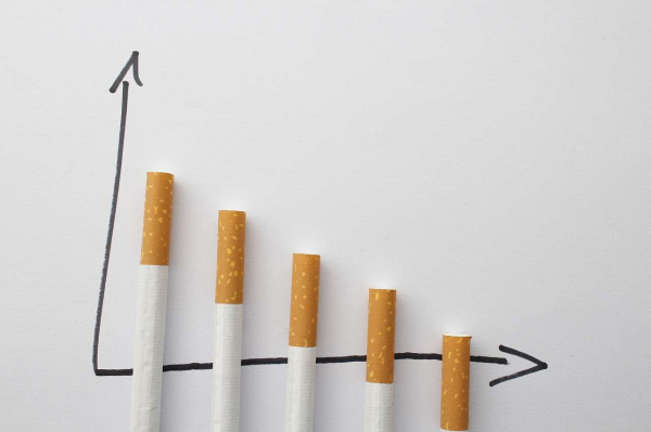 Цены на сигареты в Казахстане выросли почти на 20%, а их потребление - на 53%