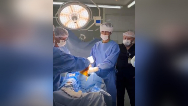 Ювелирная работа: совместная операция зарубежных и местных врачей спасла казахстанку от инвалидности