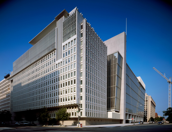 МВФ отложил решение по траншу Украине на 700 млн долларов