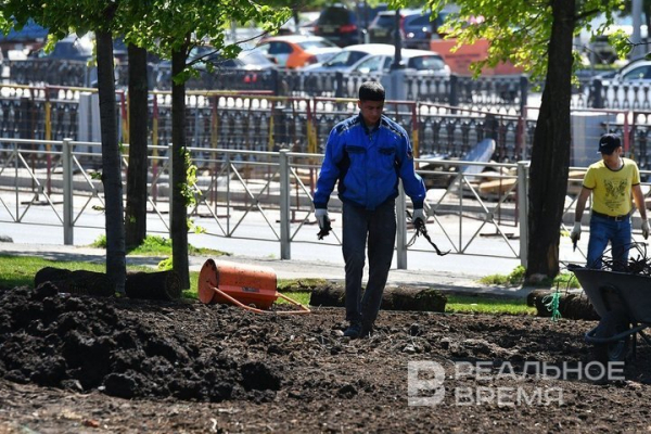 Иностранцам в РФ хотят ограничить больничные: стаж взносов от шести месяцев