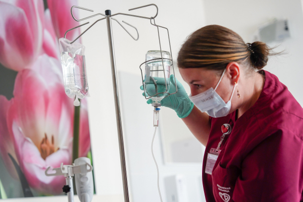 Кардиолог Лебедь назвала головокружение и слабость сигналом проблем с сердцем