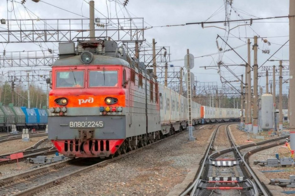 В Татарстане задерживаются пассажирские поезда из-за остановки грузовых составов