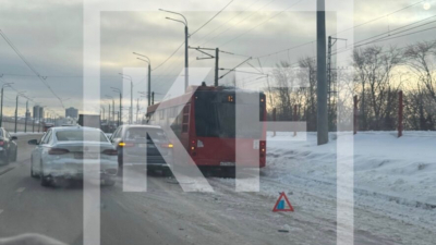 Mercedes и автобус столкнулись на Кировской дамбе в Казани - фото 11/02/2026 &ndash; Новости