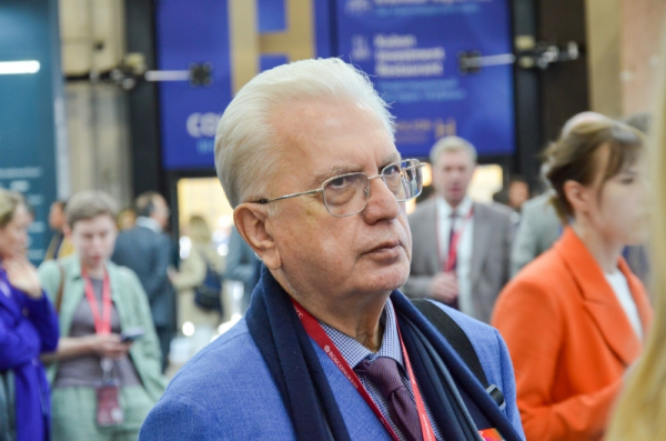 Пиотровский рассказал о роли Жванецкого в создании Всемирного клуба петербуржцев