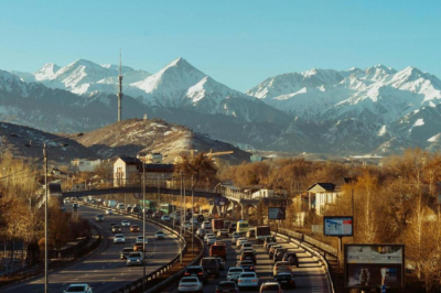 Полиция усиливает контроль за движением большегрузов в Алматы