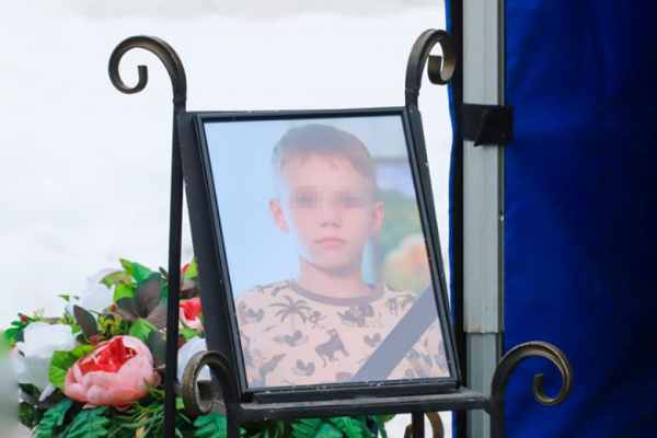 &laquo;Маскарад на костях&raquo;: матери убитого мальчика Паши устроили травлю