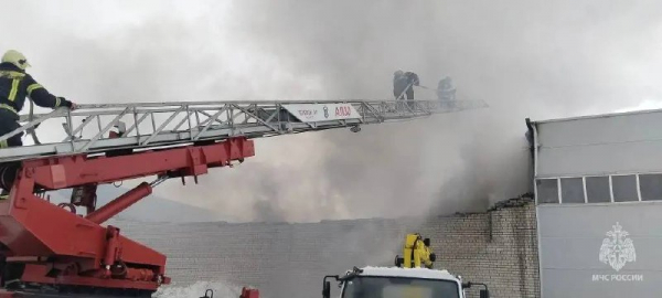 Появились кадры с места пожара на складе в Набережных Челнах &ndash;&nbsp;фото 25/02/2026 &ndash;