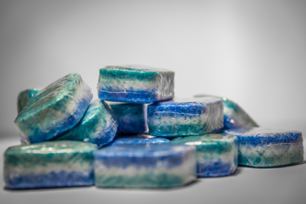 Таблетка для посудомойки не только для посуды: 5 неожиданных способов использовать ее в доме