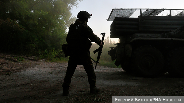 Украинский беспилотник застрял на вышке связи в Херсонской области
