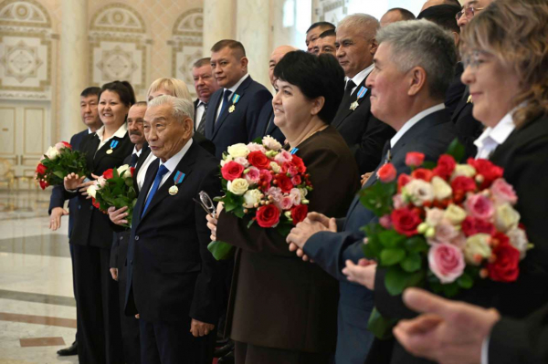 Токаев поздравил работников энергетической отрасли с профессиональным праздником