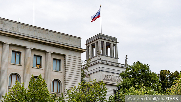 Пожар площадью 60 тыс. кв. м произошел на складе в Петербурге