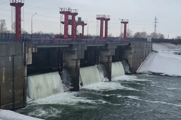 Перелив через плотину Сергеевского водохранилища начался в СКО (ВИДЕО)
