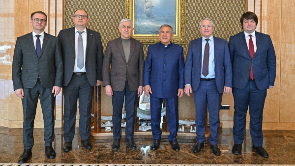 Насущные вопросы системы образования обсудили на встрече Минниханова с ректорами вузов РФ
