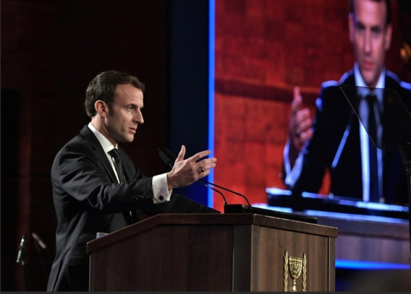 Макрон призвал Европу сохранить эксклюзивное право на контакт с Россией