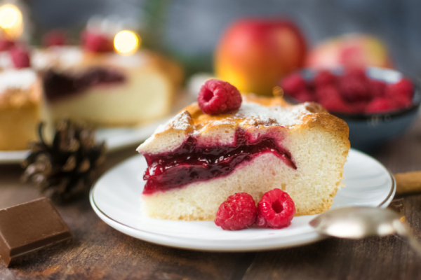 Пирог без весов, без замеса и без пропитки &mdash; измерили ингредиенты стаканом, смешали и запекли