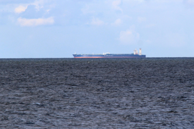 Иранские катера попытались задержать танкер под флагом США