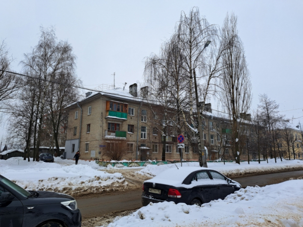 Куда пожаловаться на УК за снег во дворе: в Госдуме разъяснили порядок обращения