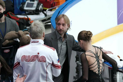 Плющенко эмоционально ответил на слова Тутберидзе о переходе Сарновских в ее академию