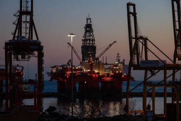 Нефть дешевеет на фоне возможных переговоров США и Ирана