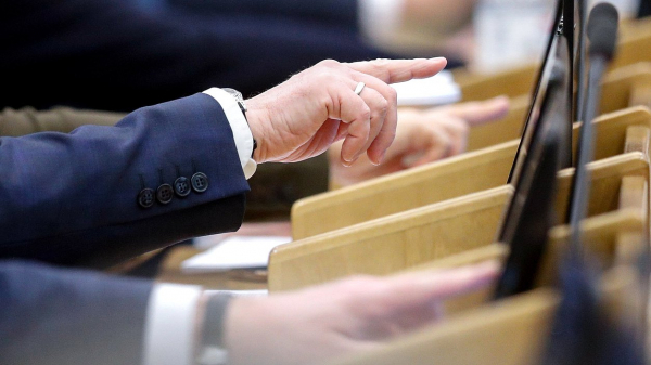 Губернатор Тульской области отправил спать уснувшего на совещании мэра