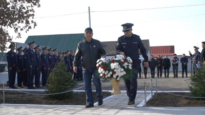 Мемориальную доску открыли погибшему пожарному в Павлодарской области