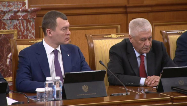 10 международных федераций допустили юниоров к соревнованиям с нацсимволикой