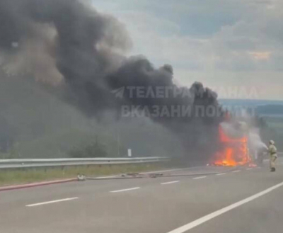На трассе в Татарстане загорелась фура - никто не пострадал