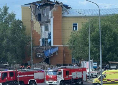 В Караганде обрушилась часть неэксплуатируемого здания: эвакуированы 15 человек
