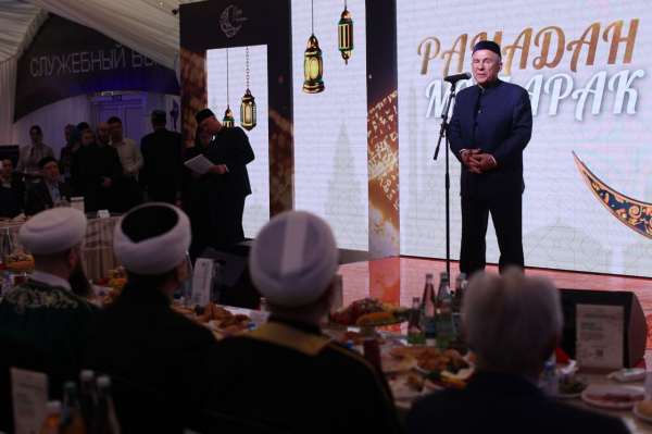 Рустам Минниханов: &laquo;В&nbsp;такой сложной ситуации&nbsp;кто остался вместе с&nbsp;Россией? Исламский мир&raquo;