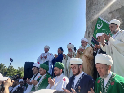 Форум &laquo;Изге Болгар җыены&raquo; начался в&nbsp;Болгаре&nbsp;с&nbsp;коллективной молитвы покаяния с&nbsp;участием&nbsp;Таджуддина