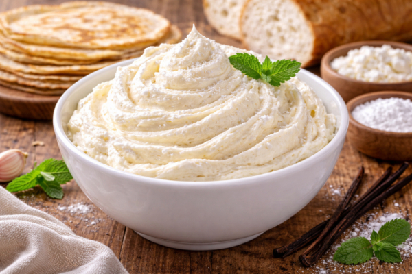 Этот творожный крем мажу на блины, бутерброды и использую в тортах: шикарный вариант из 3 продуктов