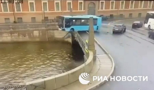 Автобус упал в реку в Санкт-Петербурге: среди погибших и пострадавших казахстанцев нет  